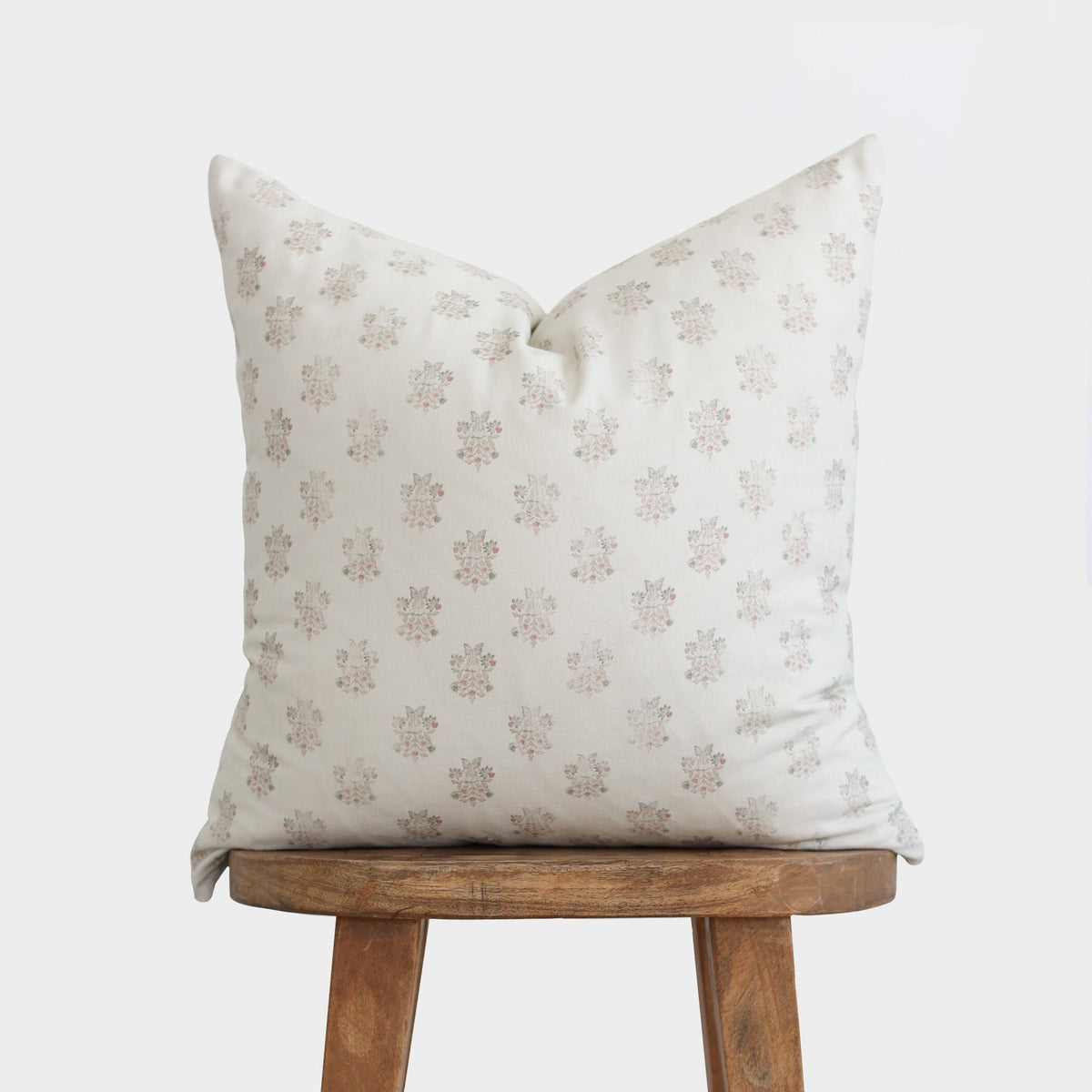 Decorative Pillow Cover Set, Lyla 18" 22" 24" 26", Lightweight Design, Machine-Washable Care for Sofas, Beds and Living Room Accents image 1