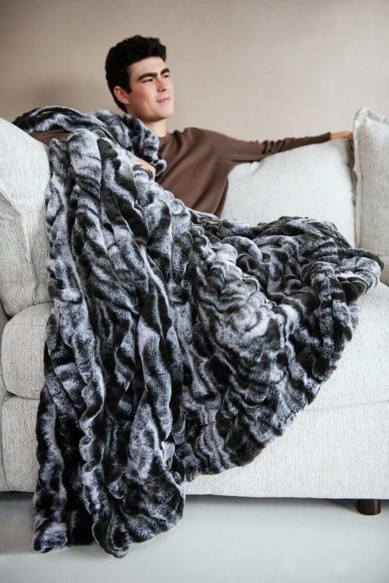 Cozy Throw Blanket, Hugs Marble Onyx for Sofas, Beds and Relaxing at Home, 5 Size Options, Designed for Everyday Home Use image 1