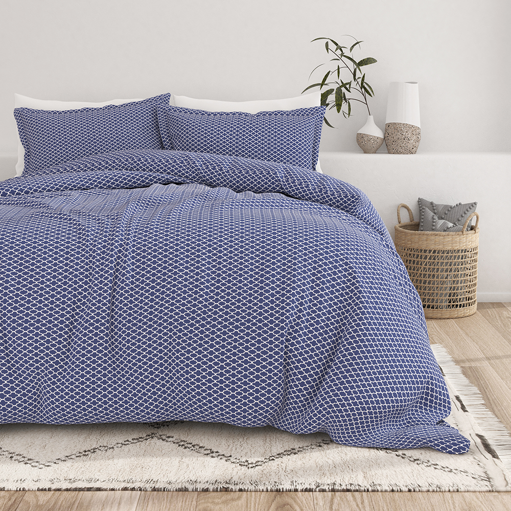 Duvet Cover Set, Quatrefoil Pattern 3 Piece for Bedroom Bedding Refresh and Everyday Comfort, 3 Sizes and 2 Colors image 1