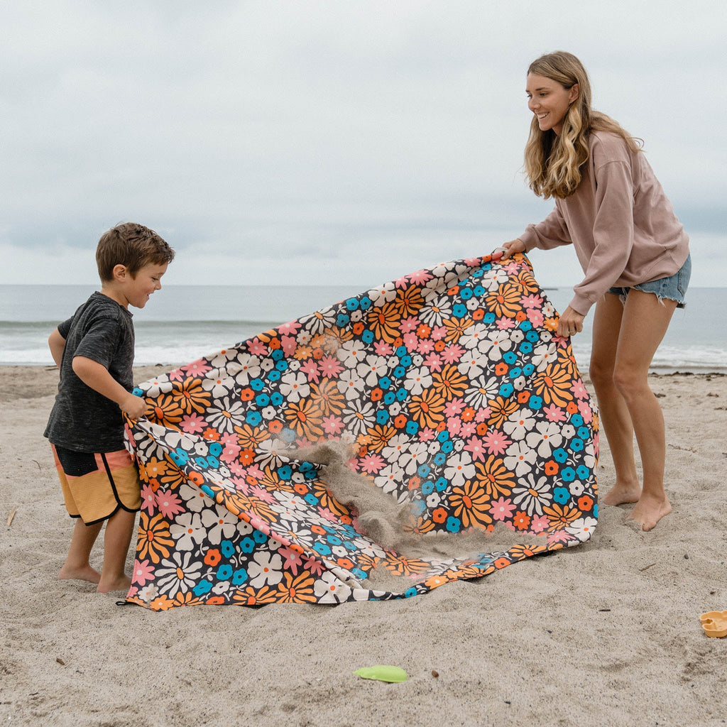 Cozy Throw Blanket, Festival : Hula Multi for Living Rooms, Bedrooms and Everyday Lounging image 2