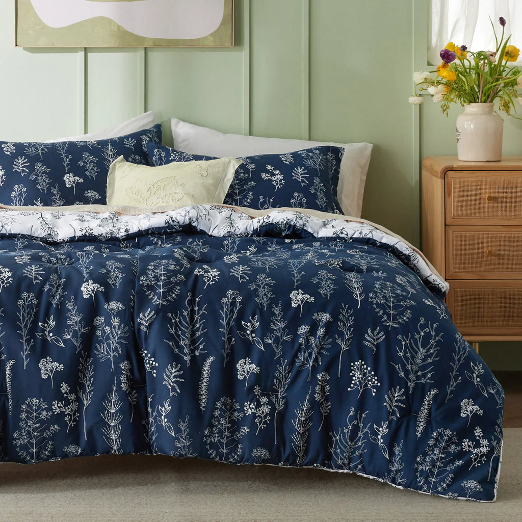 Down & Feather Comforter, Reversible Floral Print Set, Machine-Washable Care for Everyday Bedding and Comfortable Sleep image 2