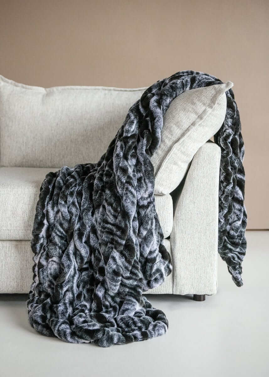 Cozy Throw Blanket, Hugs Marble Onyx for Sofas, Beds and Relaxing at Home, 5 Size Options, Designed for Everyday Home Use image 2