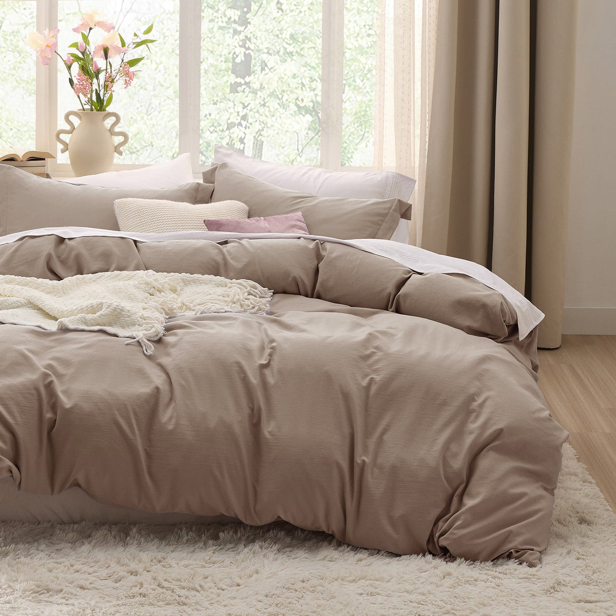 Duvet Cover Set, Ultra Soft Hypoallergenic Microfiber, Lightweight Design for Guest Rooms and Everyday Bedroom Styling image 2