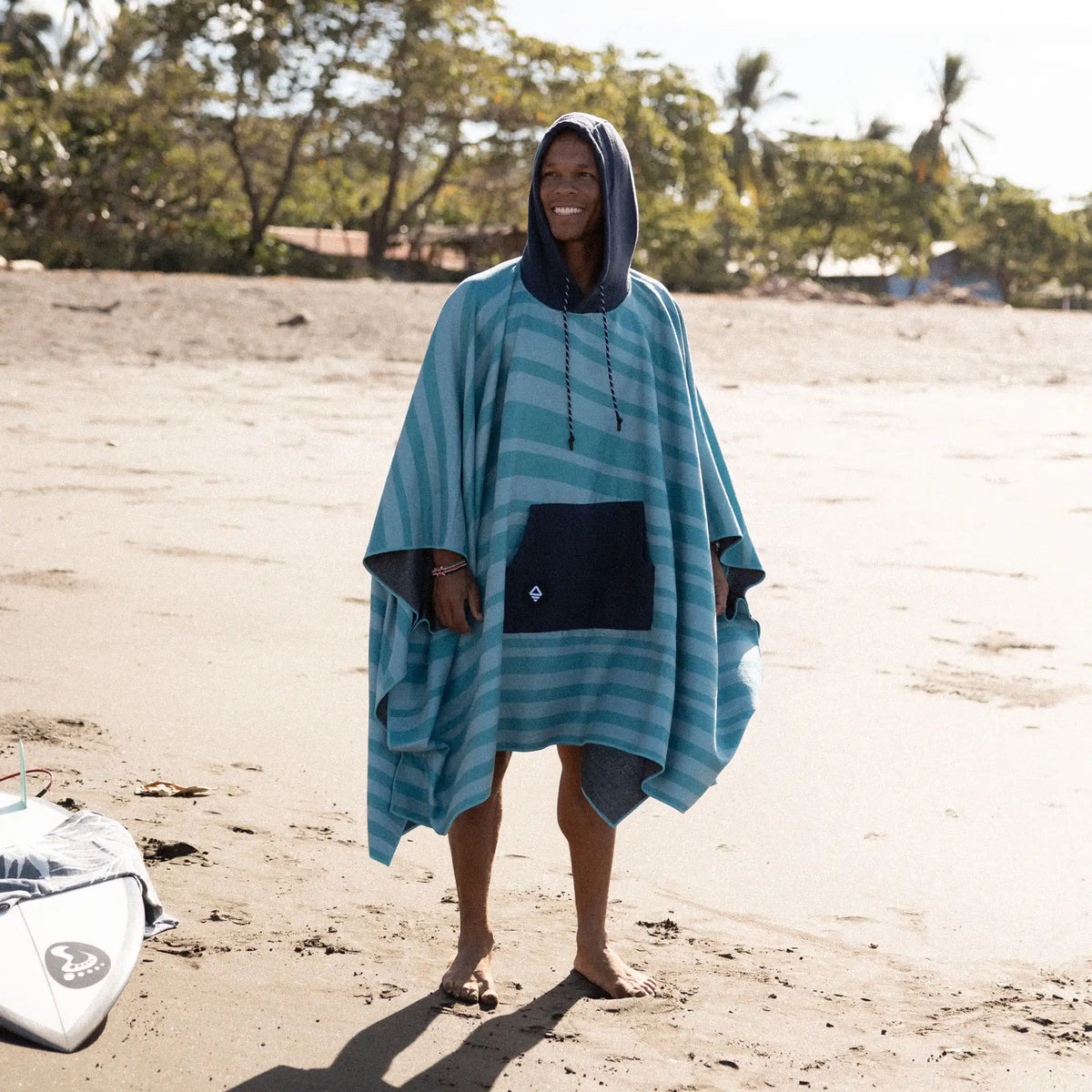 Bath Linen, Poncho Towel: Sidewinder Agua for Daily Bathroom Routines and Guest Baths, Designed for Home Bathrooms and Everyday Care image 2
