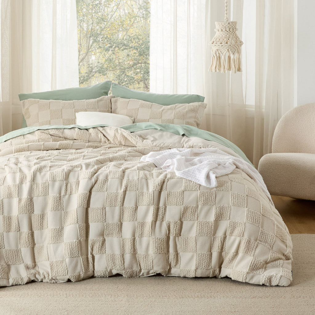 Bed Comforter, Jacquard Set, Breathable Construction, Machine-Washable Care for Year-Round Bedroom Comfort and Restful Sleep image 2