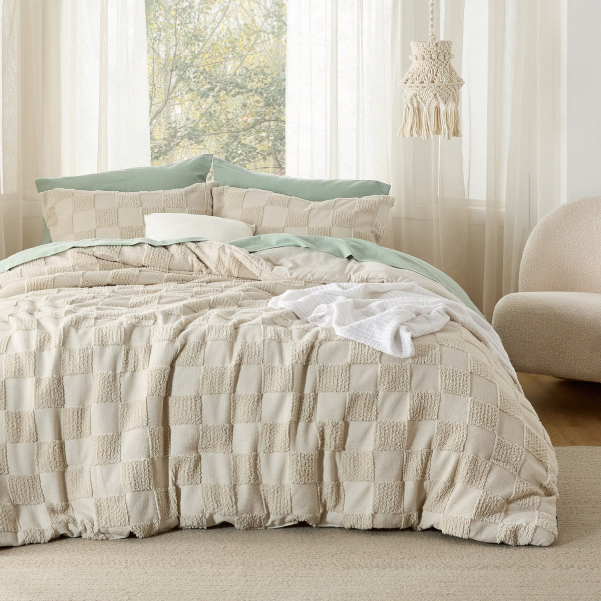 Bed Comforter, Jacquard Set, Breathable Construction, Machine-Washable Care for Year-Round Bedroom Comfort and Restful Sleep image 2