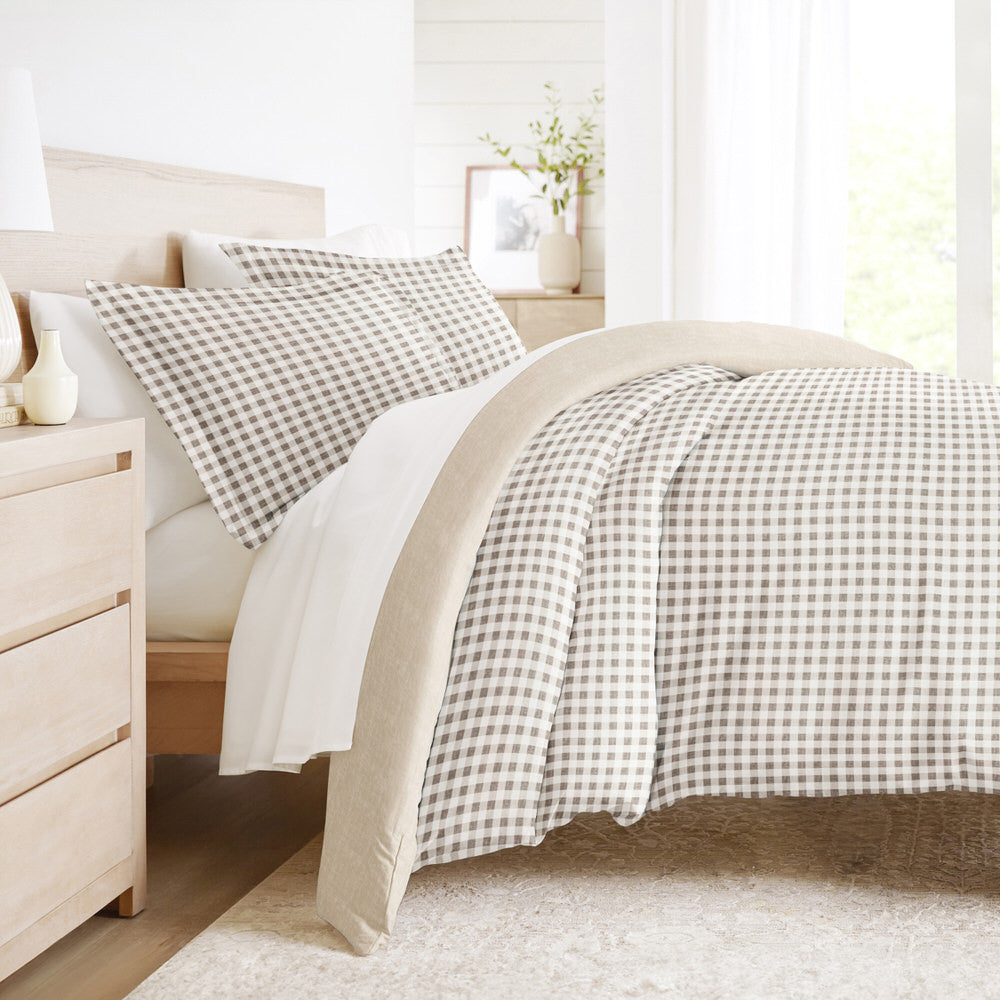 Duvet Cover Set, Gingham Check Pattern 3 Piece Reversible for Guest Rooms and Everyday Bedroom Styling image 3