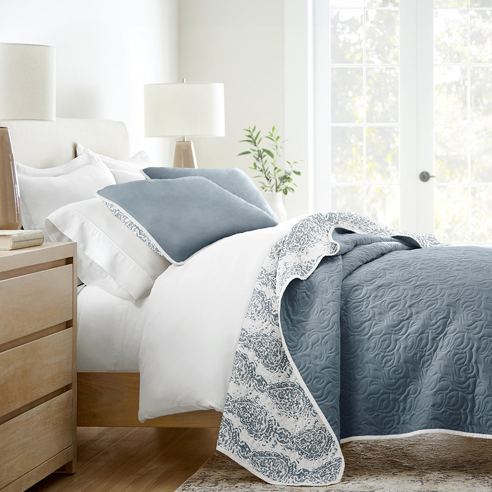 Quilted Coverlet Set, Distressed Damask Reversible for Guest Bedrooms, Layered Beds and Everyday Bedding, 3 Sizes and 2 Colors image 3