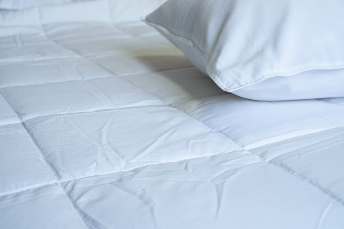 Down & Feather Comforter, Dreams Asheville Baffle Box Design, Hypoallergenic Comfort for Everyday Bedding and Comfortable Sleep image 3