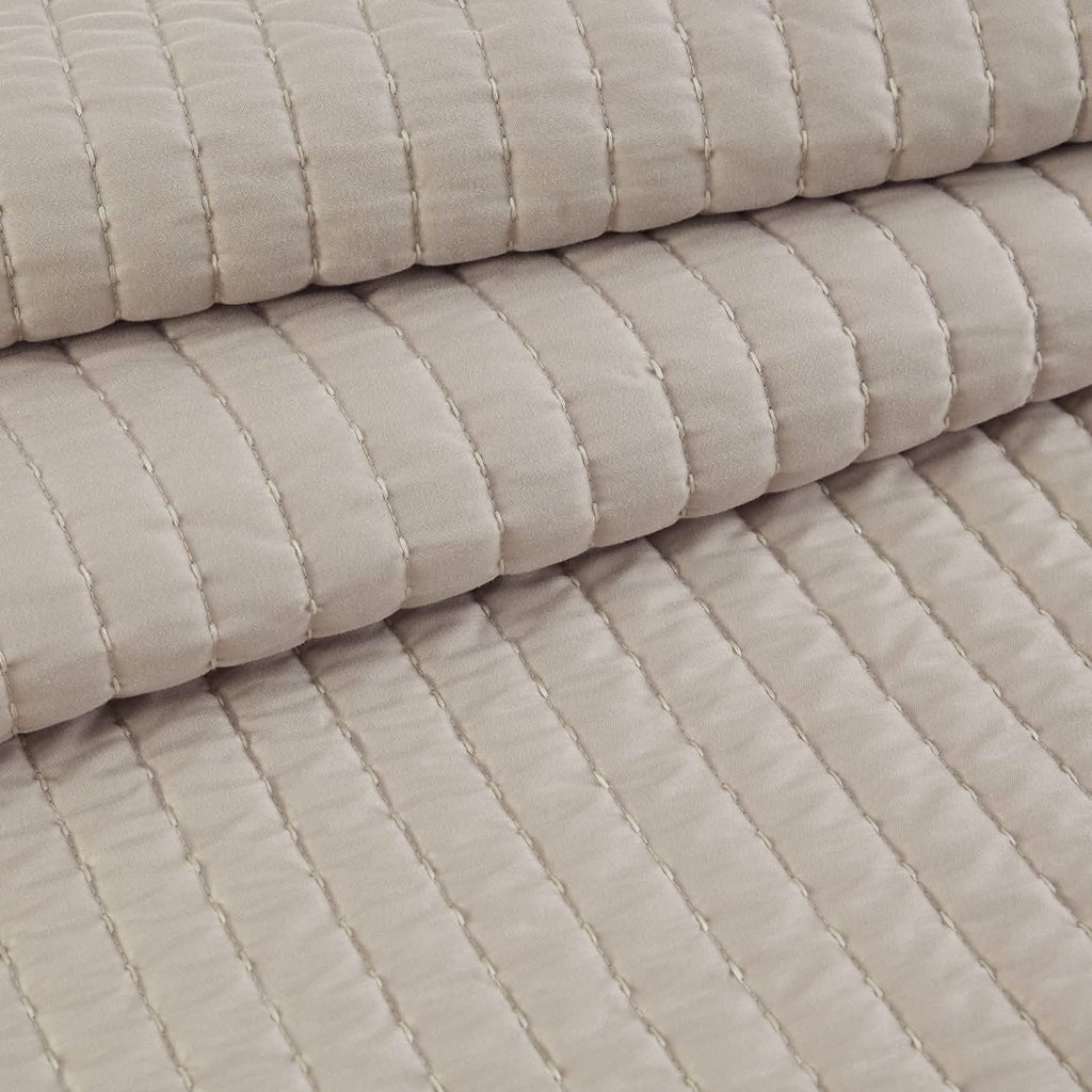 Cozy Throw Blanket, Corduroy Pattern Quilt Set, Breathable Construction for Living Rooms, Bedrooms and Everyday Lounging image 3