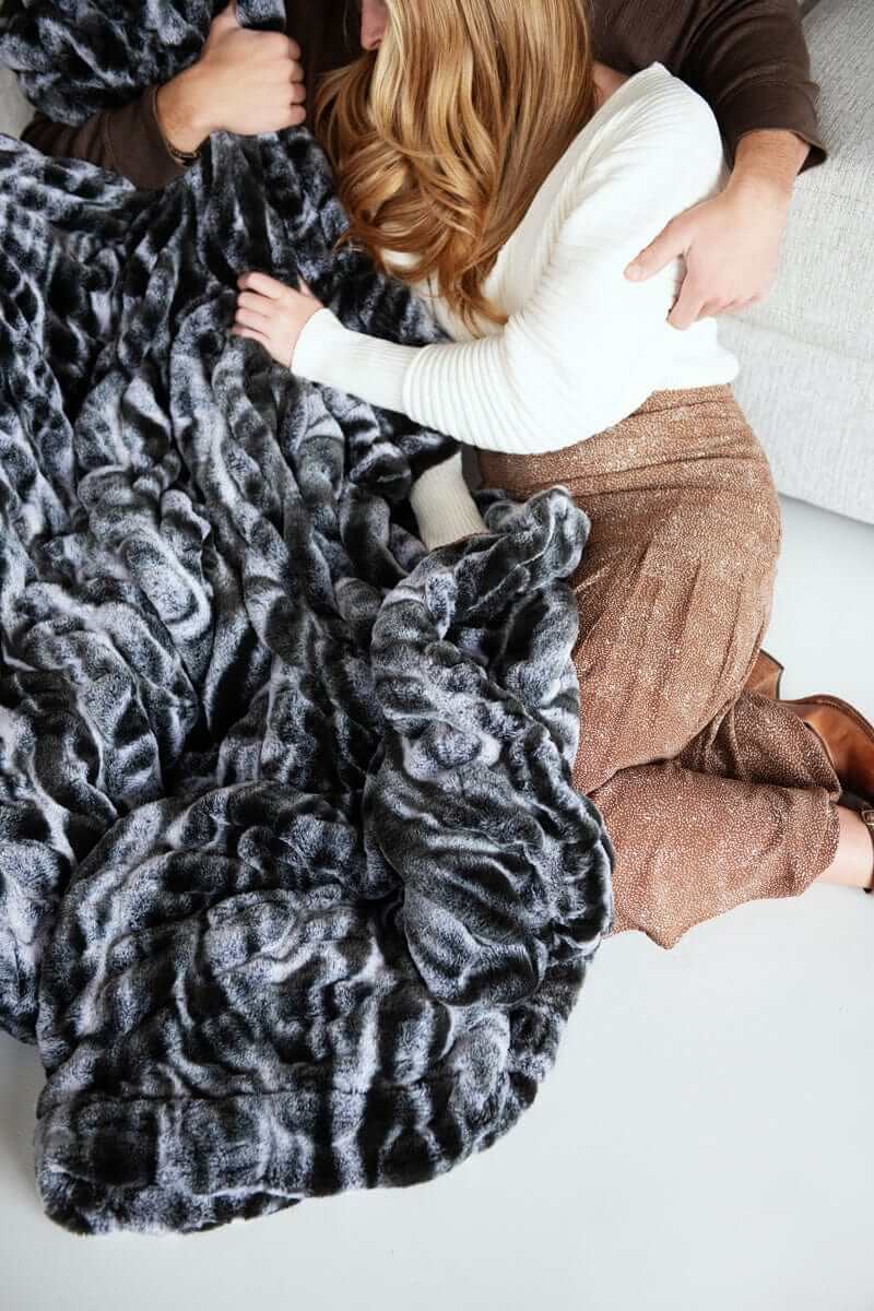 Cozy Throw Blanket, Hugs Marble Onyx for Sofas, Beds and Relaxing at Home, 5 Size Options, Designed for Everyday Home Use image 3