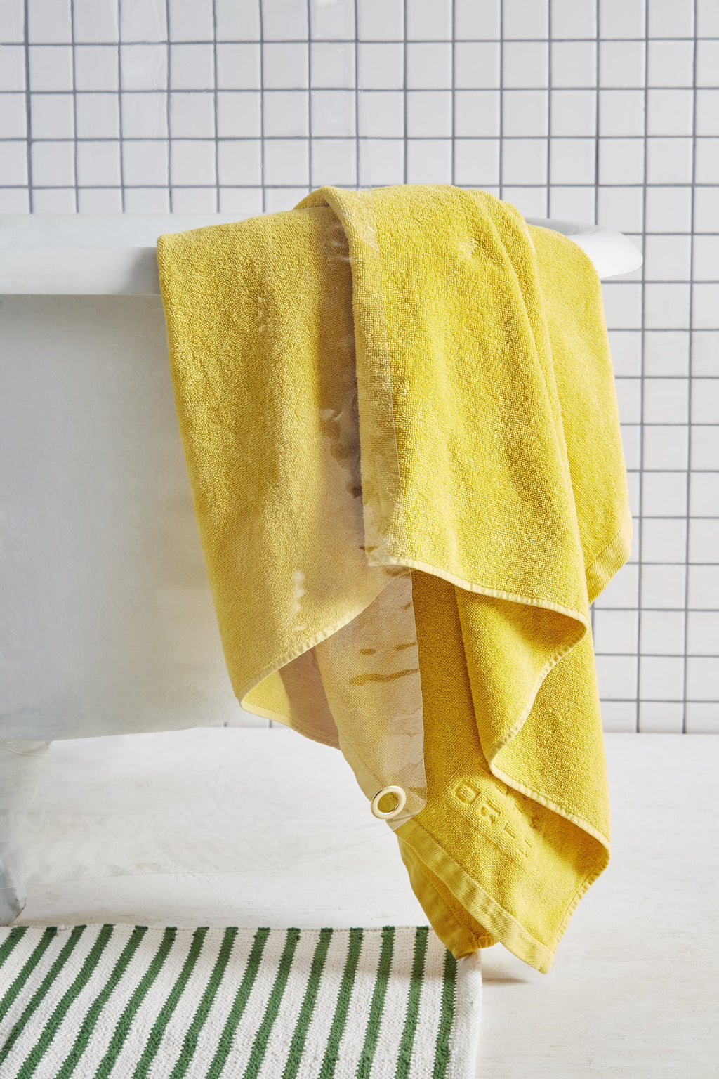 Bathroom Accessory, Sun Shower Air for Guest Baths and Daily Bathroom Routines, 2 Grommet Options image 3