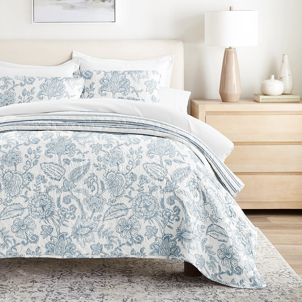 Bed Quilt, Jacobean Stripe Reversible Quilted Coverlet for Bedroom Layering and Everyday Bedding, 3 Size Options image 3