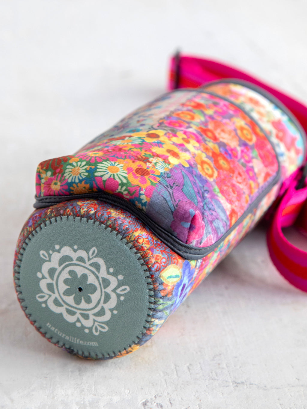 Reusable Drink Bottle, Insulated Water Carrier Pink Patchwork for Commutes, Outdoor Trips and Daily Drinks image 3