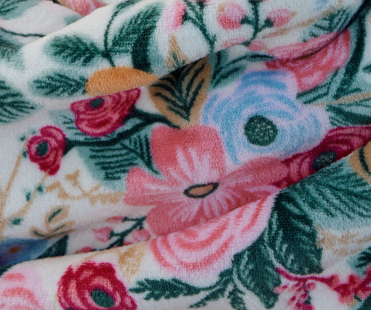 Cozy Throw Blanket, Fleece Garden Party for Sofas, Beds and Relaxing at Home, Designed for Living Rooms, Bedrooms and Everyday Lounging image 3