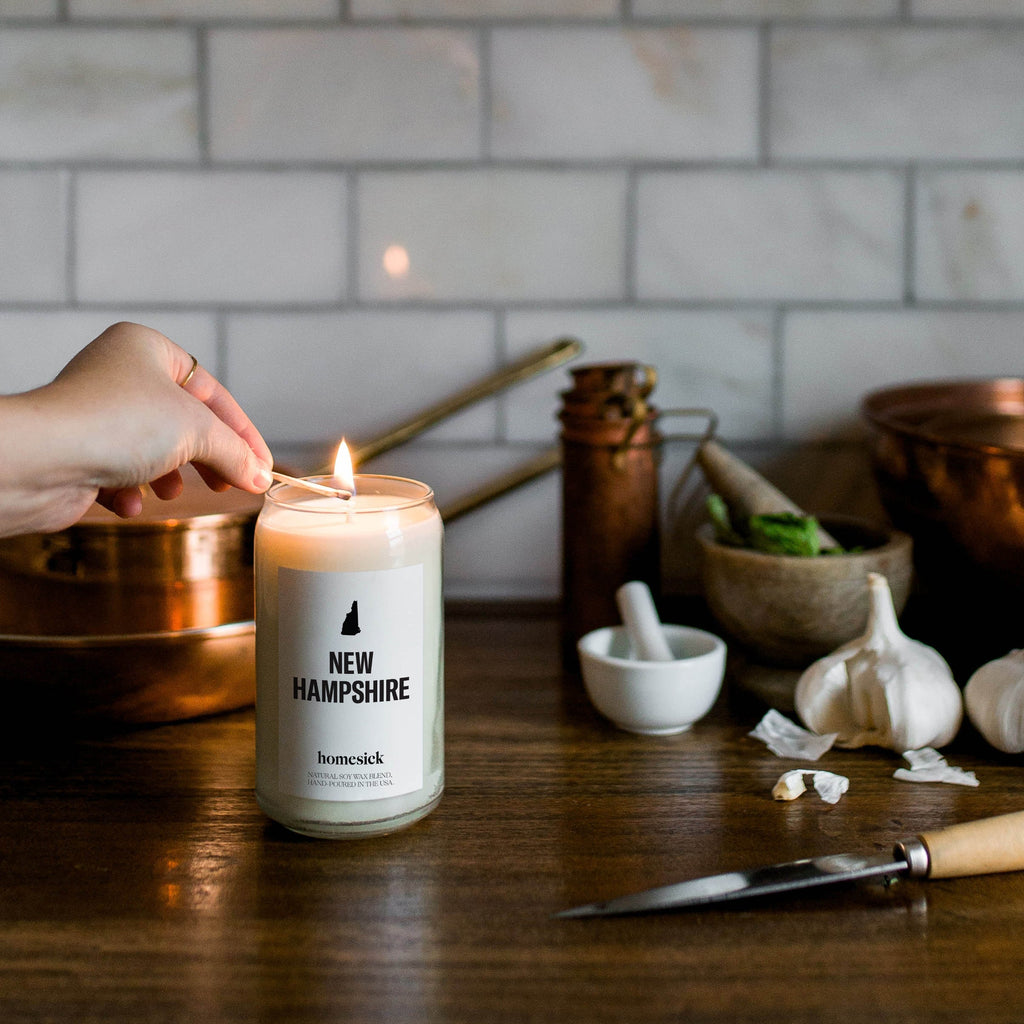 Scented Candle, New Hampshire, Vanilla and Amber Notes for Living Room Ambience, Mantel Displays and Home Fragrance image 3