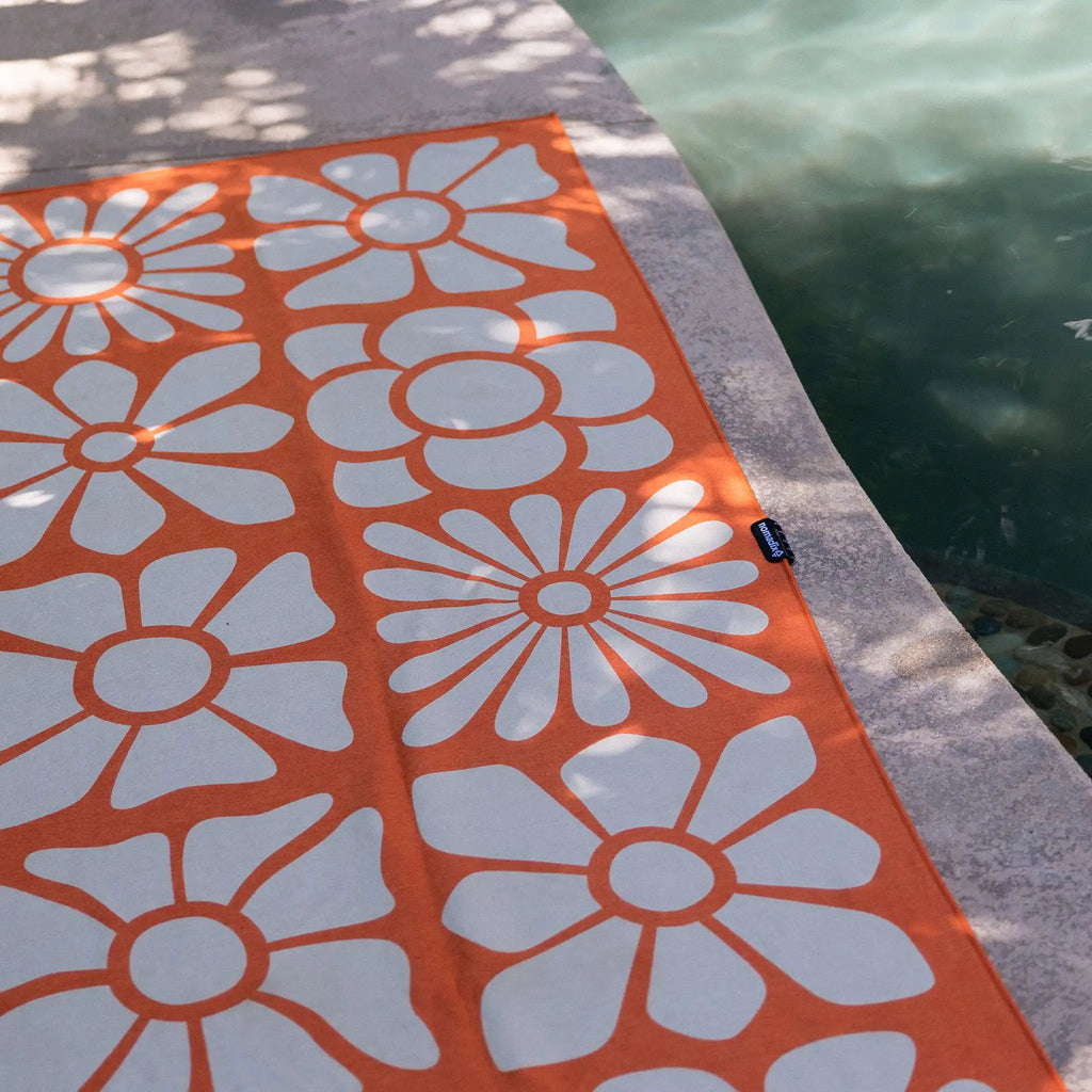 Bath Linen, Original Towel: Big Flowers Expedition Orange for Daily Bathroom Routines and Guest Baths image 4