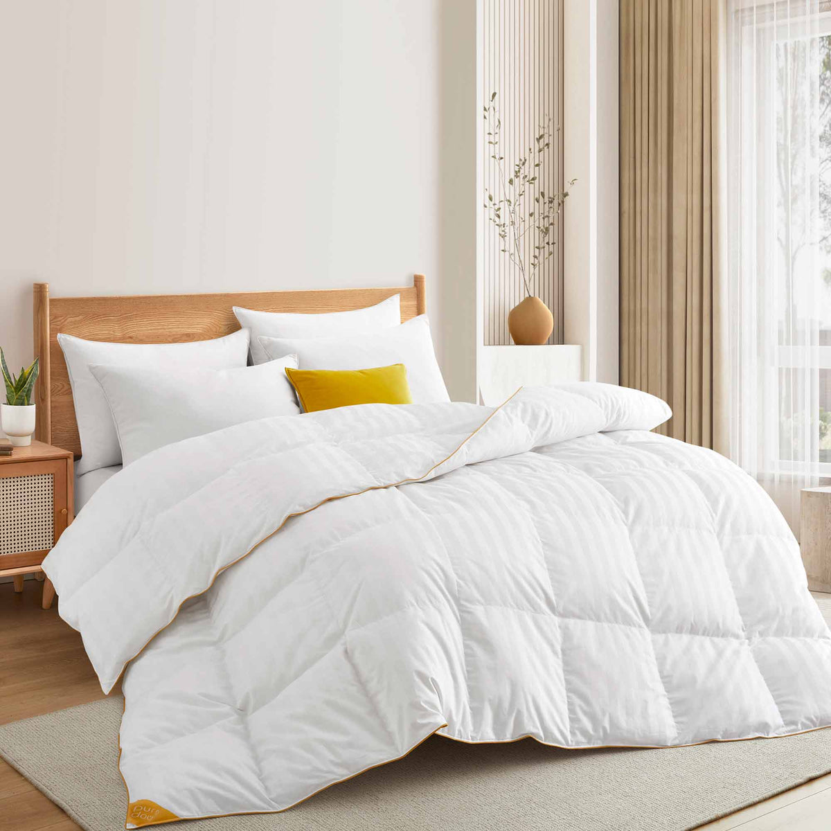 Down & Feather Comforter, All Seasons White Goose, Lightweight Design for Year-Round Bedroom Comfort and Restful Sleep, 5 Size Options image 4