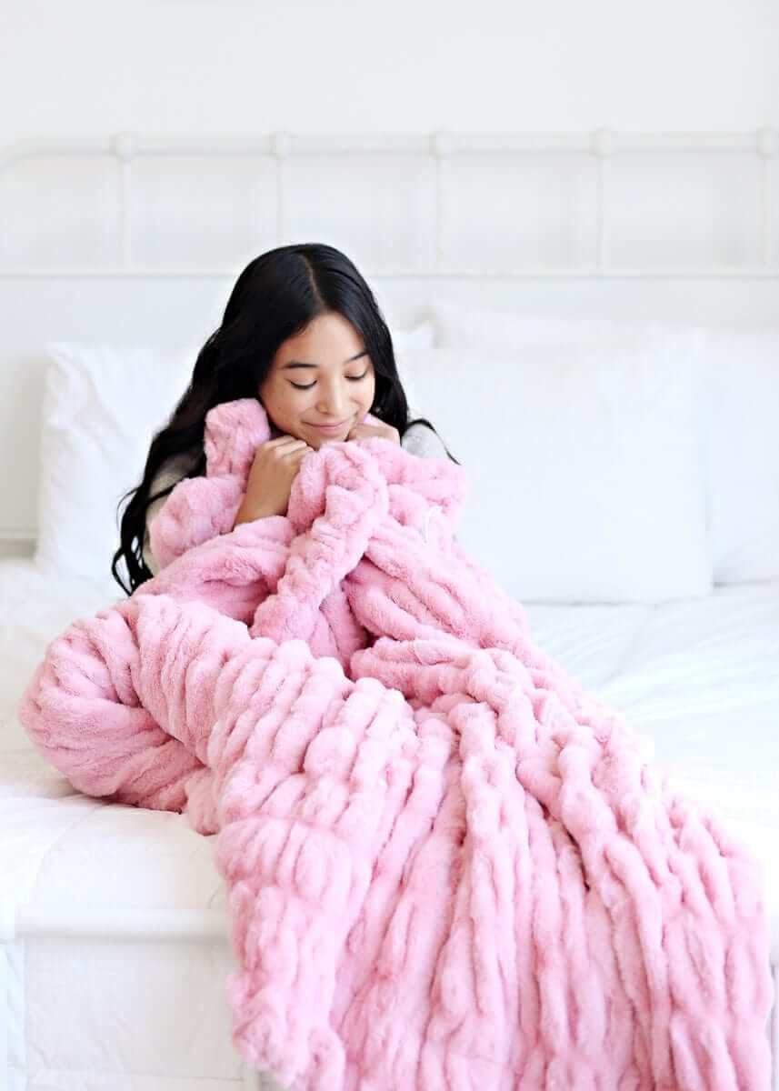 Cozy Throw Blanket, Hugs Cookie Pink for Living Rooms, Bedrooms and Everyday Lounging, 5 Size Options image 4