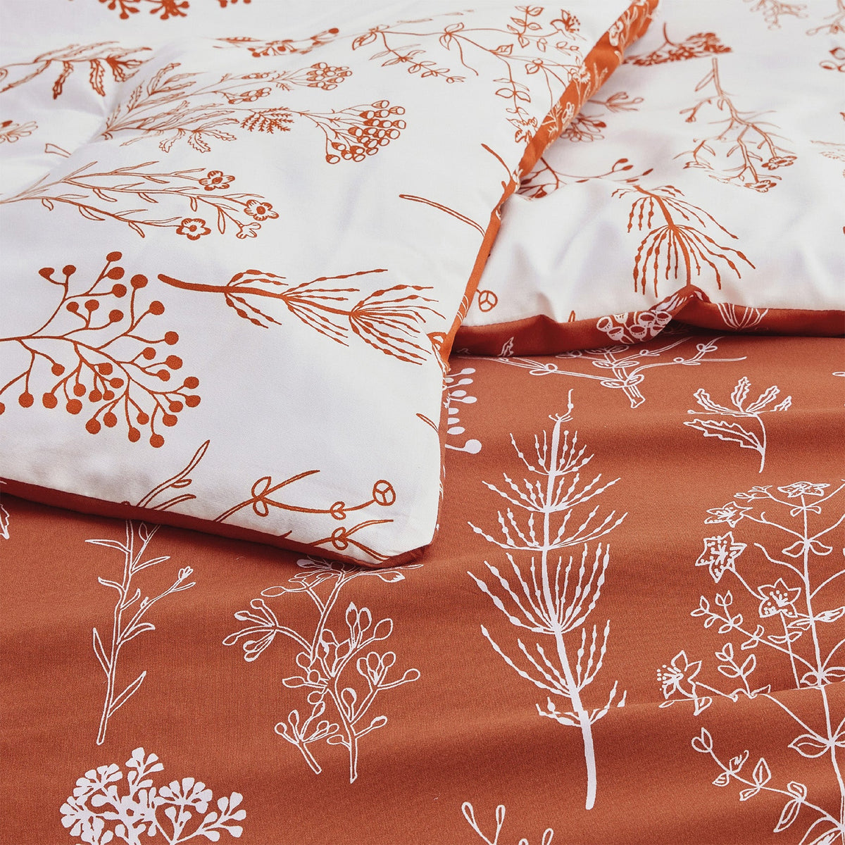 Duvet Cover Set, Reversible Floral Print, Breathable Construction for Bedroom Bedding Refresh and Everyday Comfort, 4 Sizes and 13 Colors image 4