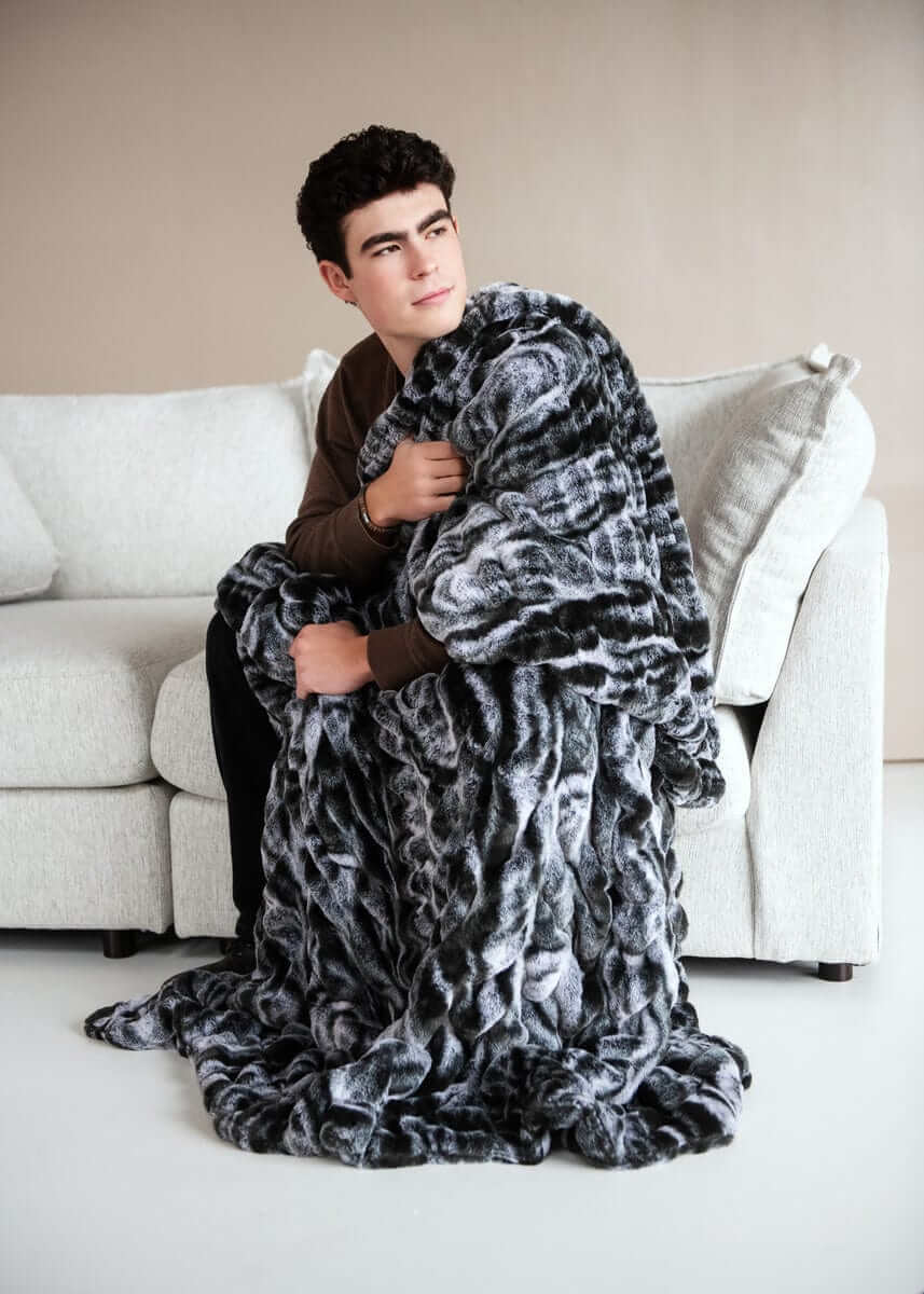 Cozy Throw Blanket, Hugs Marble Onyx for Sofas, Beds and Relaxing at Home, 5 Size Options, Designed for Everyday Home Use image 4