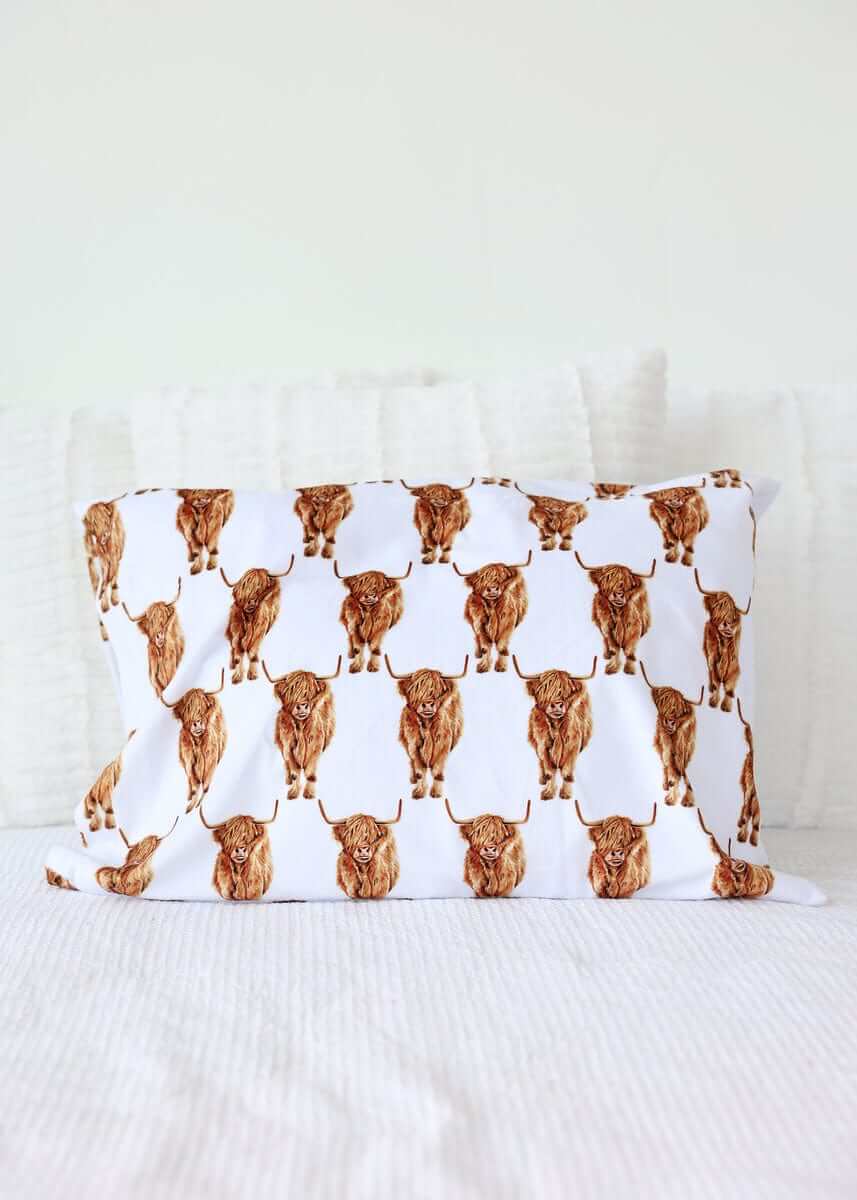Cozy Throw Blanket, Highland Cow for Living Rooms, Bedrooms and Everyday Lounging, 6 Size Options image 5