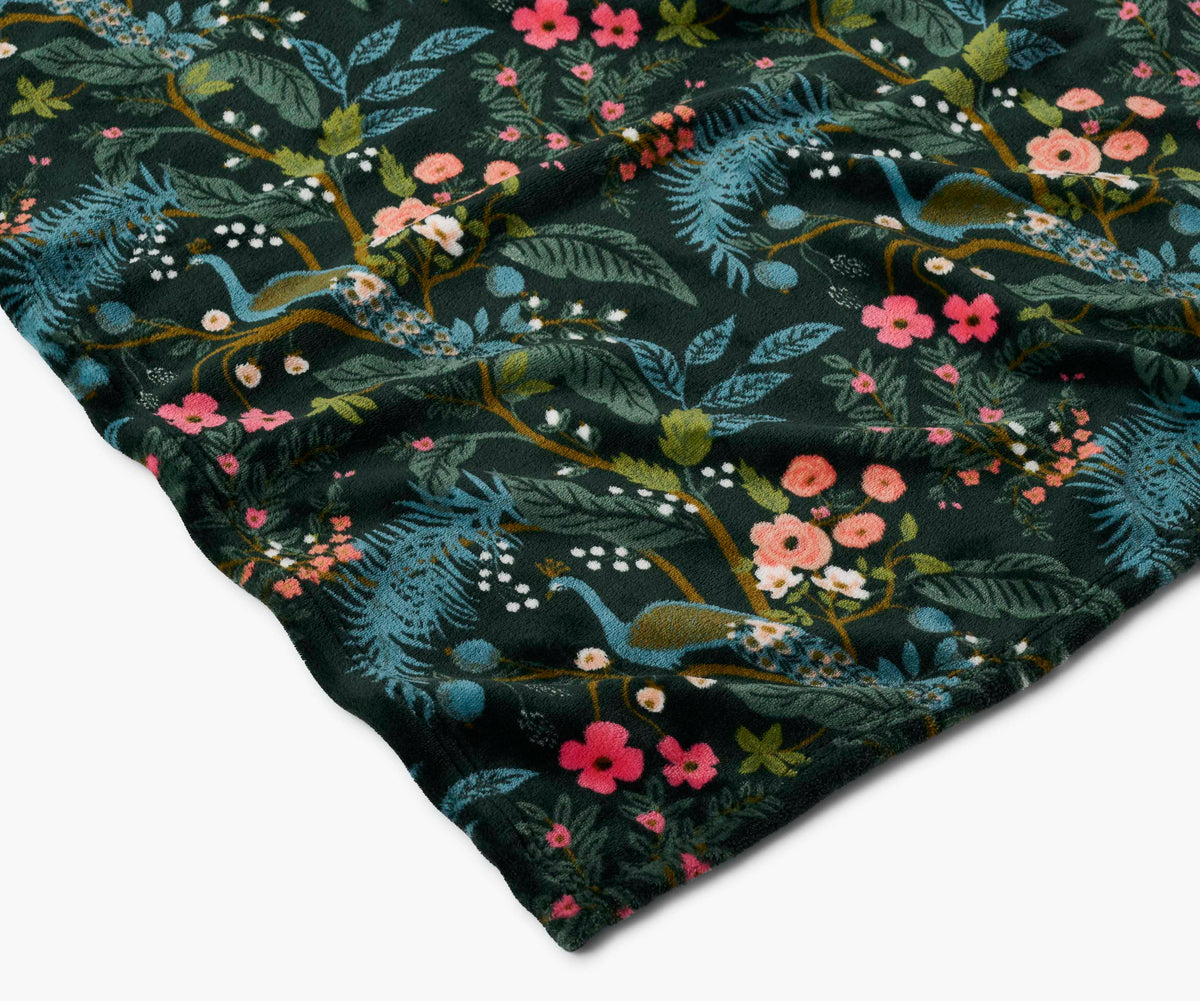Cozy Throw Blanket, Fleece Peacock for Living Rooms, Bedrooms and Everyday Lounging, Designed for Sofas, Beds and Relaxing at Home image 5