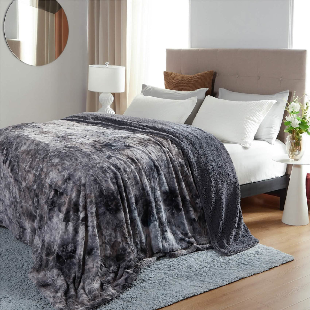 Cozy Throw Blanket, Faux Fur Sherpa Fleece for Sofas, Beds and Relaxing at Home, 4 Sizes and 10 Colors image 5