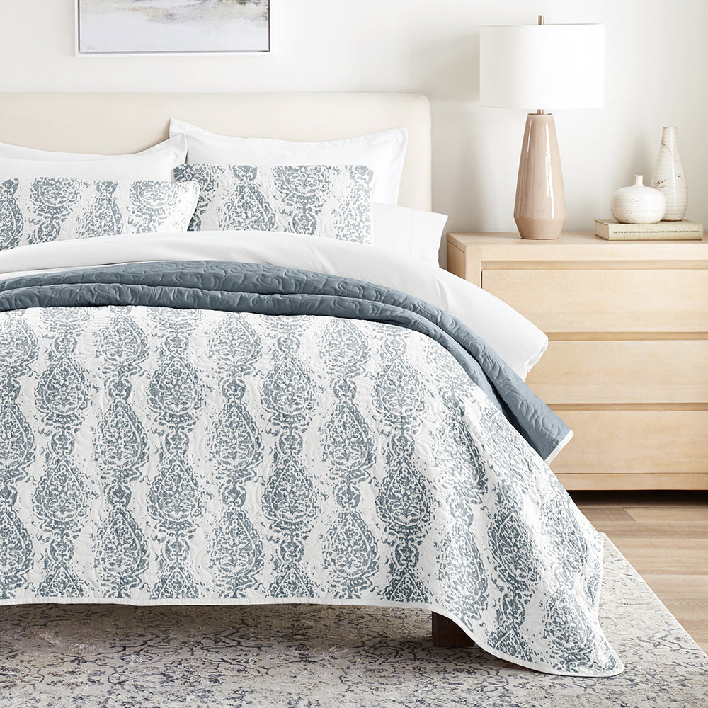 Quilted Coverlet Set, Distressed Damask Reversible for Guest Bedrooms, Layered Beds and Everyday Bedding, 3 Sizes and 2 Colors image 5