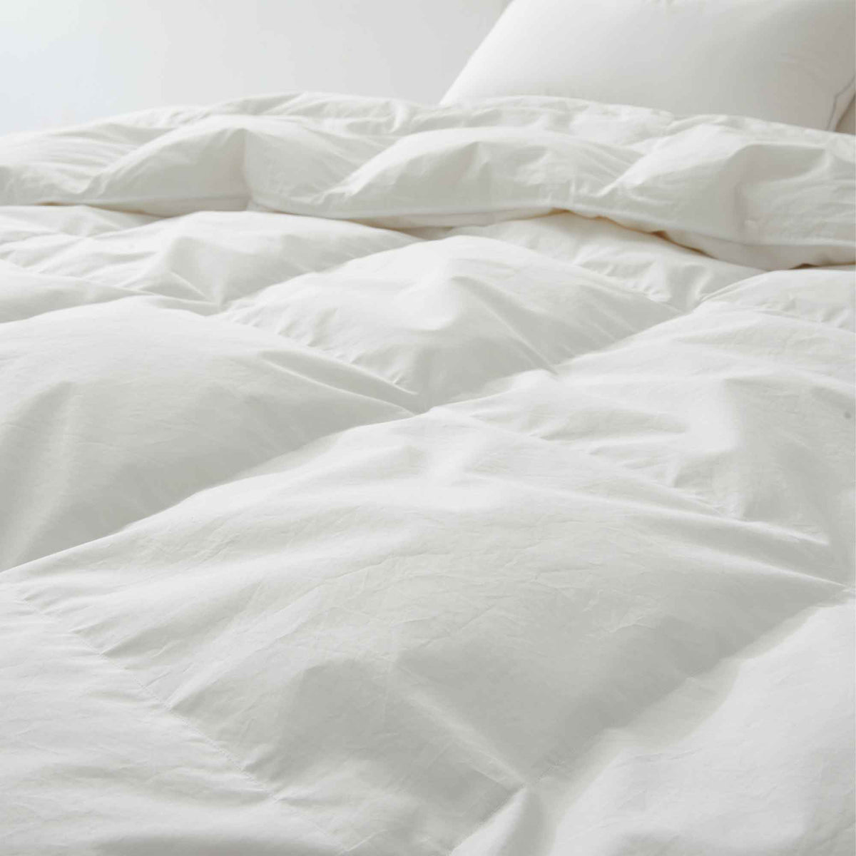 Down Comforter, Organic Cotton, Lightweight Design for Everyday Bedding and Comfortable Sleep, 4 Size Options image 5