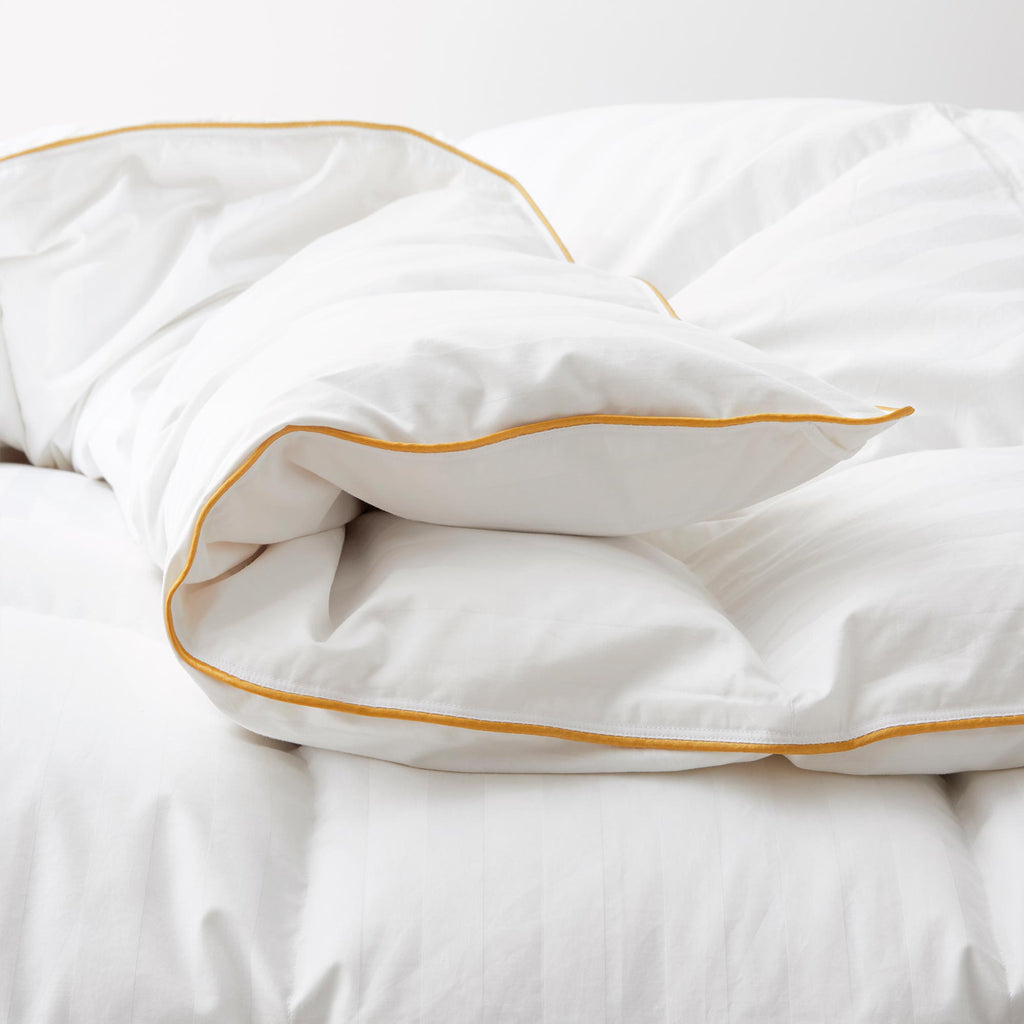 Down & Feather Comforter, All Seasons White Goose, Lightweight Design for Year-Round Bedroom Comfort and Restful Sleep, 5 Size Options image 5