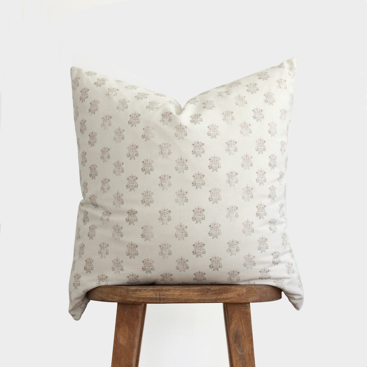 Decorative Pillow Cover Set, Lyla 18" 22" 24" 26", Lightweight Design, Machine-Washable Care for Sofas, Beds and Living Room Accents image 5