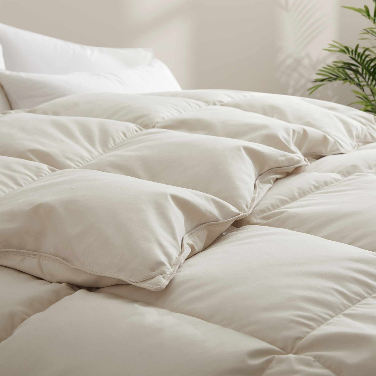 Down & Feather Comforter, Goose, Lightweight Design, Machine-Washable Care for Everyday Bedding and Comfortable Sleep, 4 Sizes and 8 Colors image 5