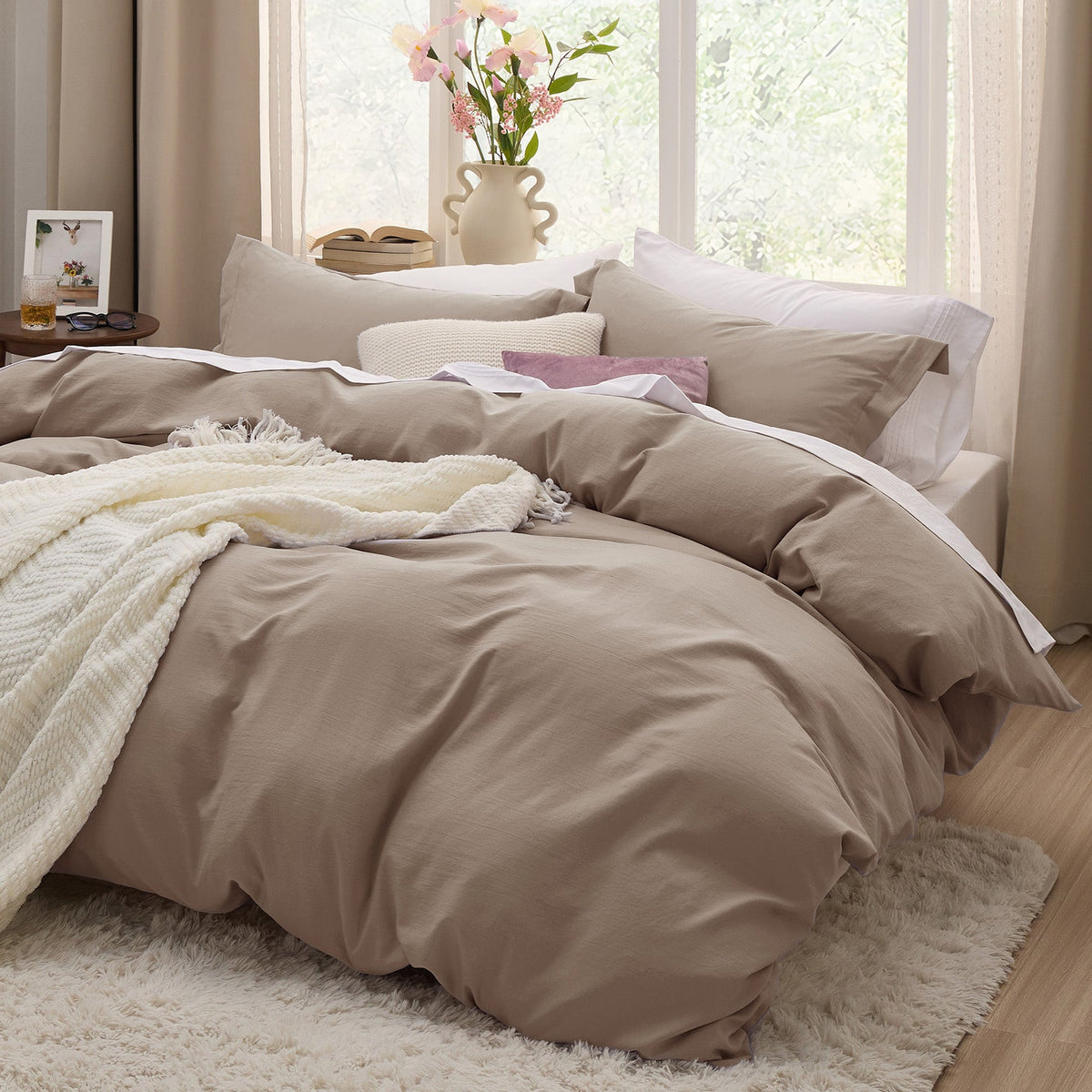 Duvet Cover Set, Ultra Soft Hypoallergenic Microfiber, Lightweight Design for Guest Rooms and Everyday Bedroom Styling image 5