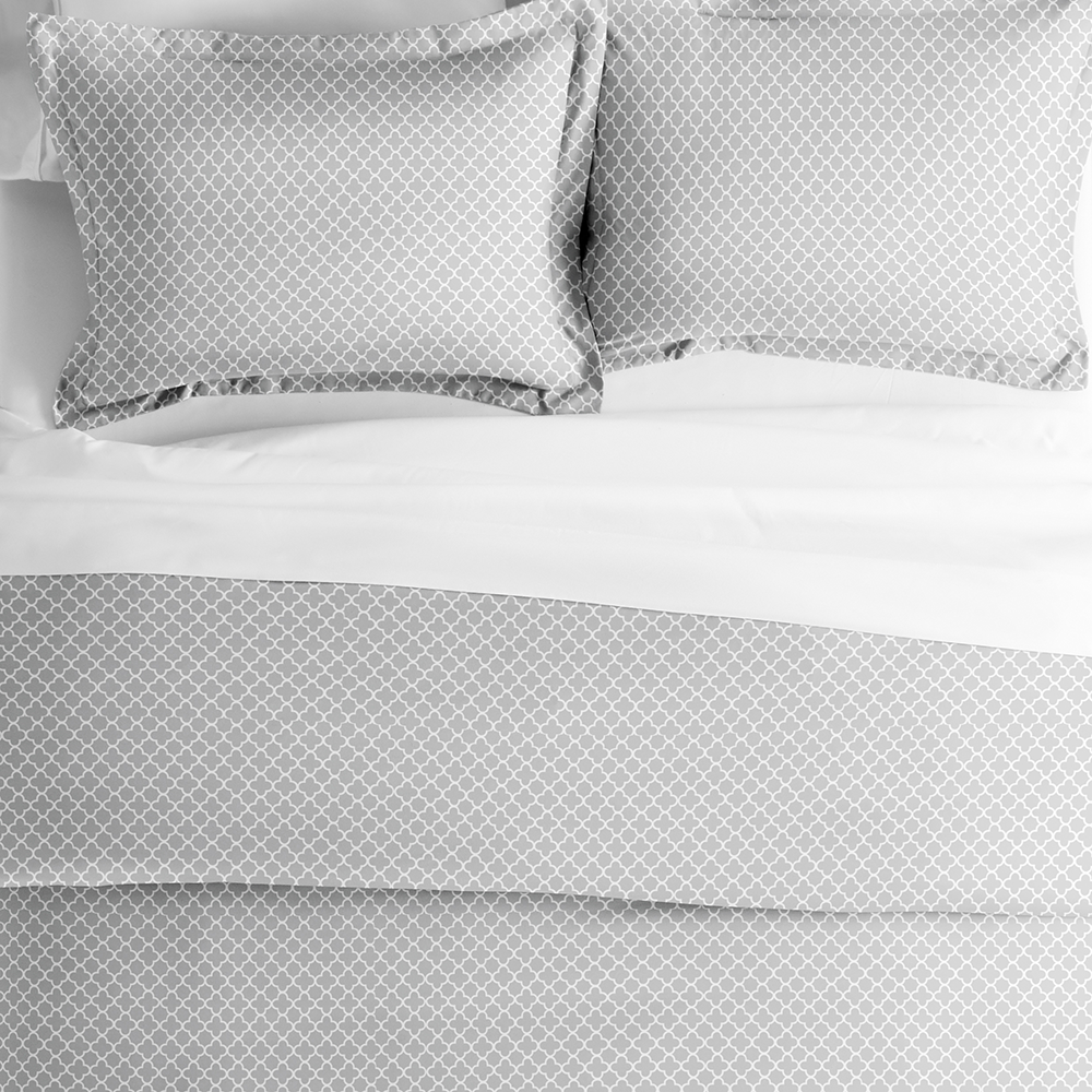 Duvet Cover Set, Quatrefoil Pattern 3 Piece for Bedroom Bedding Refresh and Everyday Comfort, 3 Sizes and 2 Colors image 6