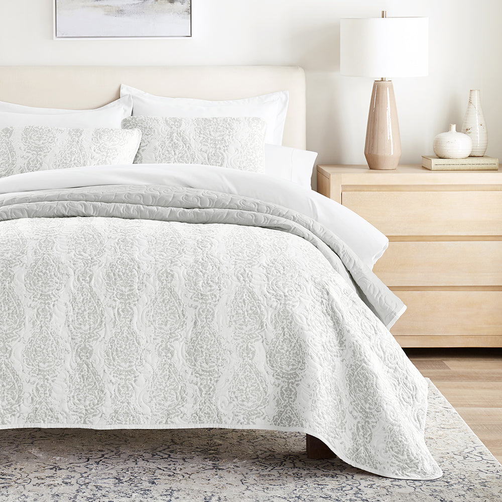 Quilted Coverlet Set, Distressed Damask Reversible for Guest Bedrooms, Layered Beds and Everyday Bedding, 3 Sizes and 2 Colors image 6