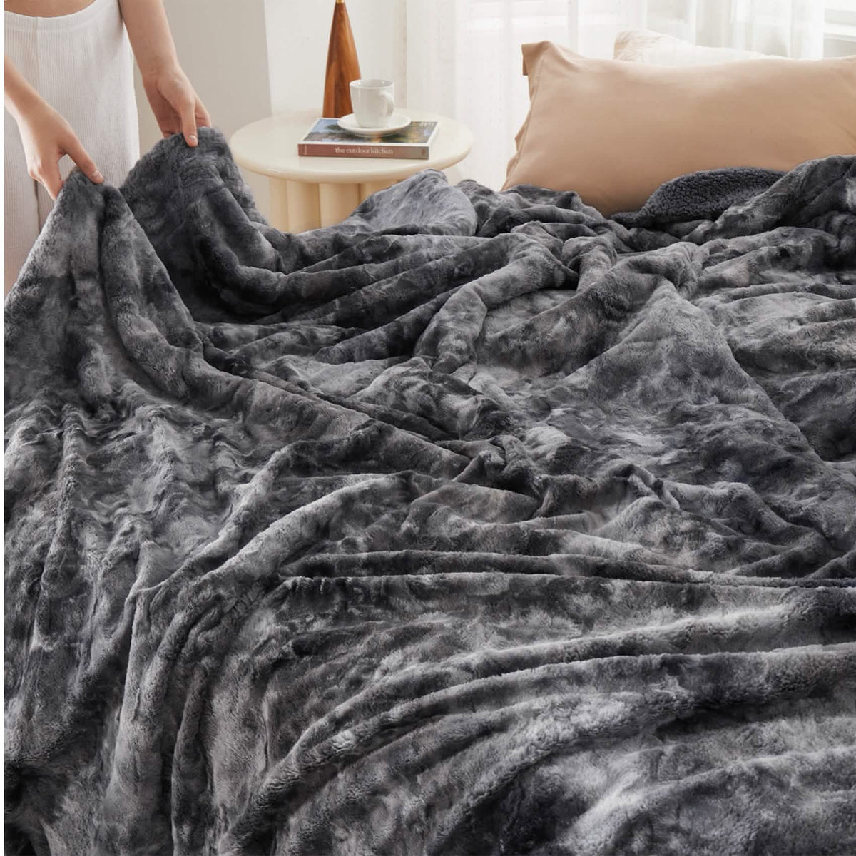 Cozy Throw Blanket, Faux Fur Sherpa Fleece for Sofas, Beds and Relaxing at Home, 4 Sizes and 10 Colors image 6