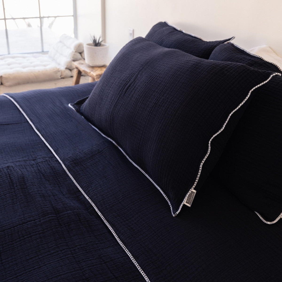 Decorative Pillow Sham, Standard Shams Retiring Colors (Set of 2), Breathable Construction for Beds, Bedroom Styling and Layered Bedding image 6