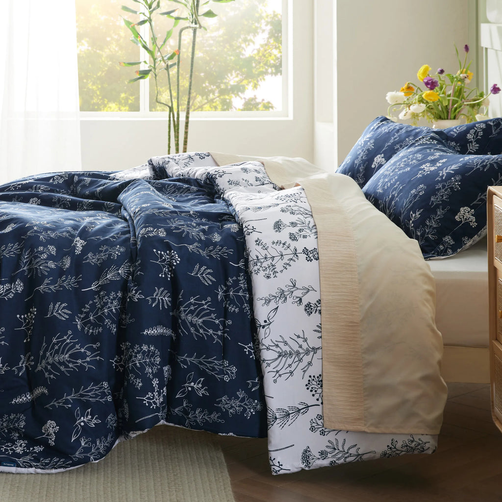 Down & Feather Comforter, Reversible Floral Print Set, Machine-Washable Care for Everyday Bedding and Comfortable Sleep image 6