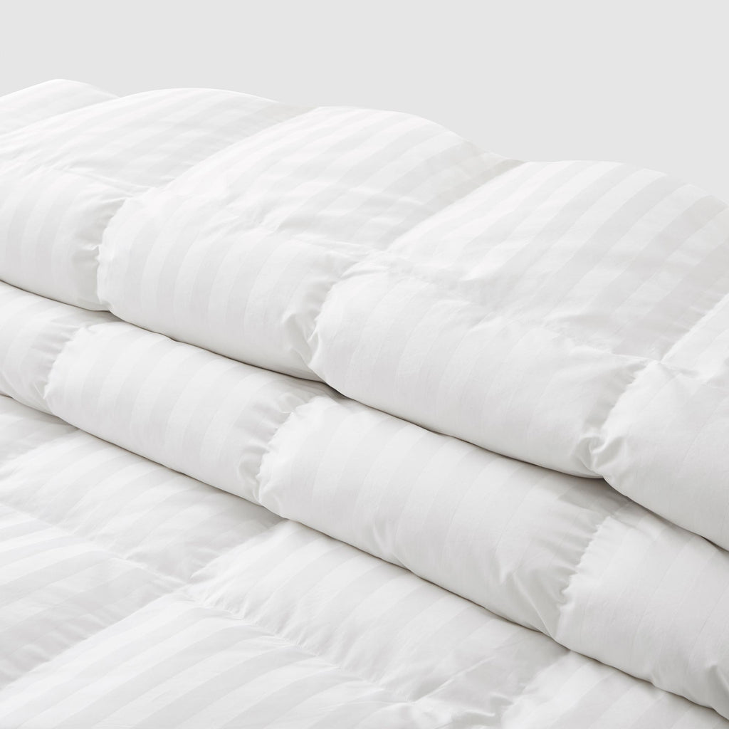 Down & Feather Comforter, All Seasons White Goose, Lightweight Design for Year-Round Bedroom Comfort and Restful Sleep, 5 Size Options image 6
