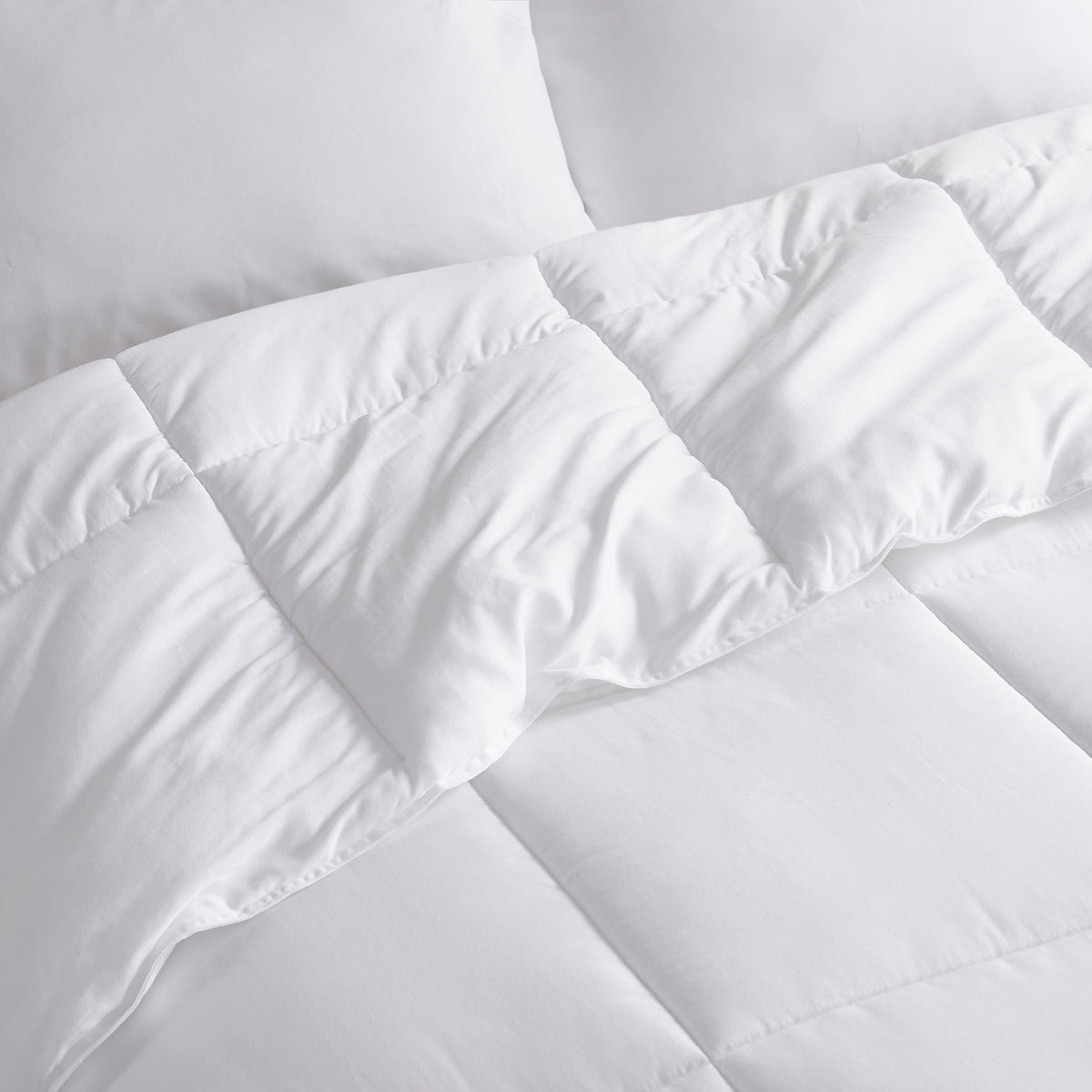 Down Alternative Comforter, Winfield 300 Thread Count Cotton Shell, Machine-Washable Care for Everyday Bedding and Comfortable Sleep image 6
