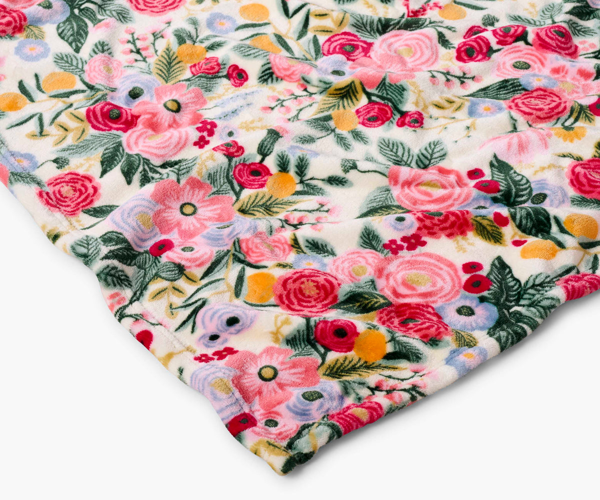 Cozy Throw Blanket, Fleece Garden Party for Sofas, Beds and Relaxing at Home, Designed for Living Rooms, Bedrooms and Everyday Lounging image 6