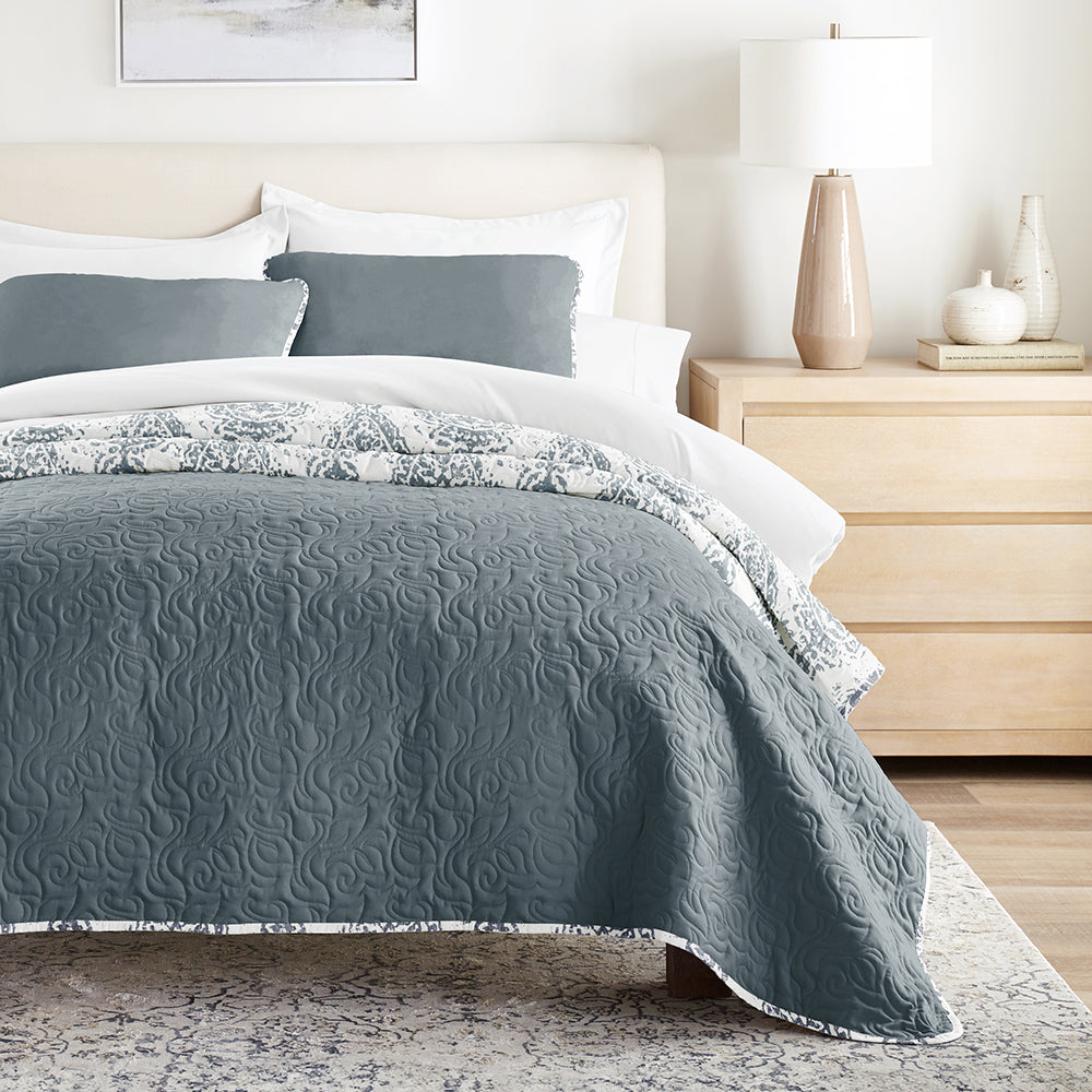 Quilted Coverlet Set, Distressed Damask Reversible for Guest Bedrooms, Layered Beds and Everyday Bedding, 3 Sizes and 2 Colors image 7