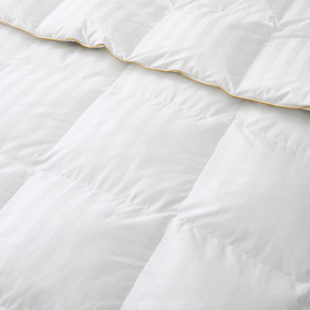 Down & Feather Comforter, All Seasons White Goose, Lightweight Design for Year-Round Bedroom Comfort and Restful Sleep, 5 Size Options image 7