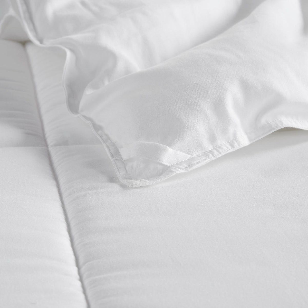 Down Alternative Comforter, Winfield 300 Thread Count Cotton Shell, Machine-Washable Care for Everyday Bedding and Comfortable Sleep image 7