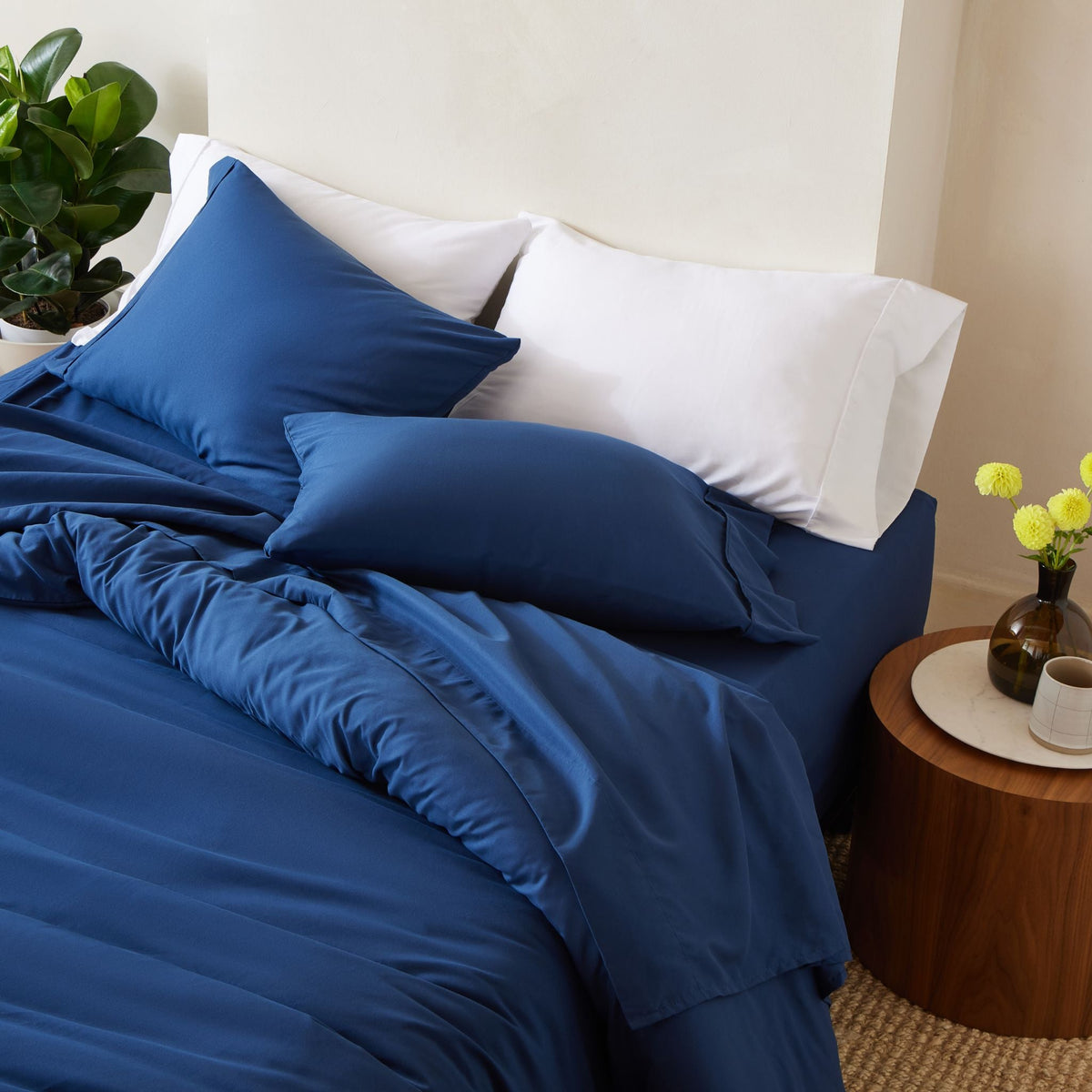 Duvet Cover Set, Machine-Washable Care, Hypoallergenic Comfort for Guest Rooms and Everyday Bedroom Styling, 4 Sizes and 12 Colors image 7
