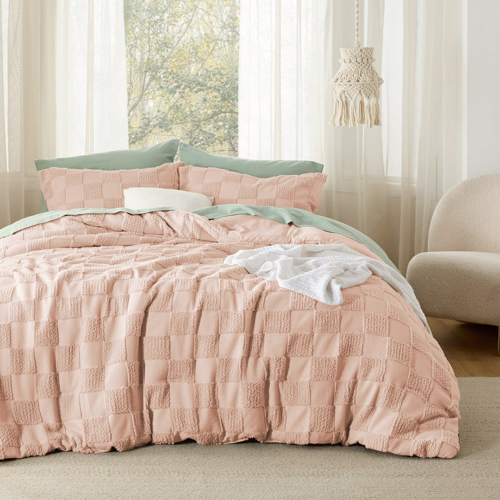 Bed Comforter, Jacquard Set, Breathable Construction, Machine-Washable Care for Year-Round Bedroom Comfort and Restful Sleep image 7