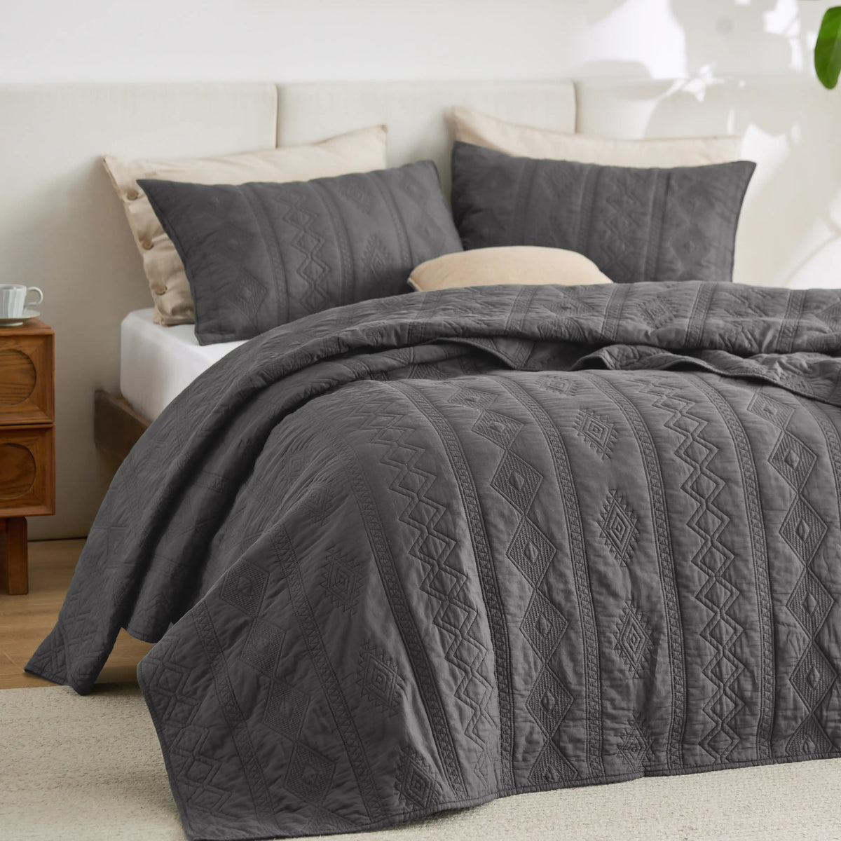 Cozy Throw Blanket, Voile Cotton Quilt Set, Lightweight Design, Breathable Construction for Sofas, Beds and Relaxing at Home image 7