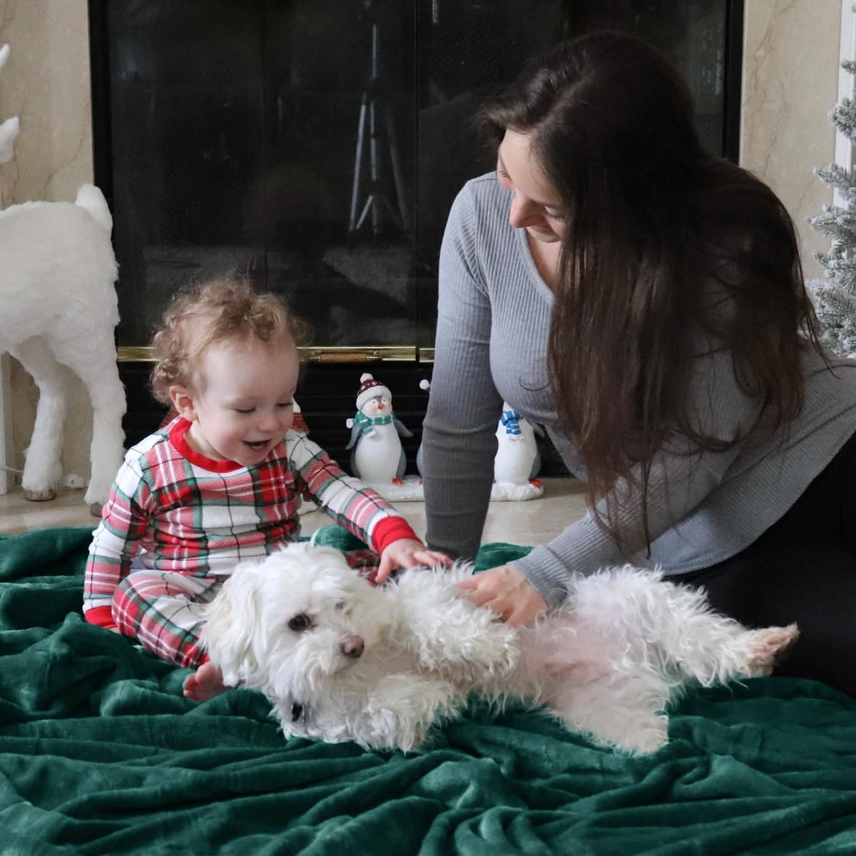 Cozy Throw Blanket, Flannel Fleece 300gsm, Lightweight Design for Living Rooms, Bedrooms and Everyday Lounging, 4 Sizes and 29 Colors image 7