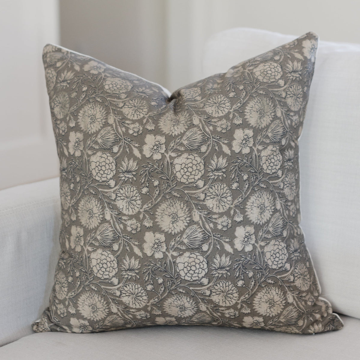 Decorative Pillow Cover Set, Gracie 18" 22", Lightweight Design, Machine-Washable Care for Bedroom Styling and Living Room Decor image 8